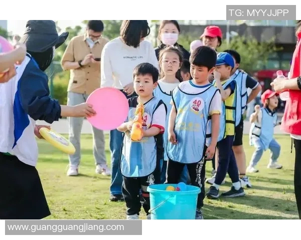 运动飞盘的魅力与广州飞盘队的节奏如何引领体育新风尚 运动飞盘的魅力与广州飞盘队的节奏如何引领体育新风尚